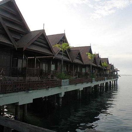 Hotel Pantai Gapura Makassar Exterior foto